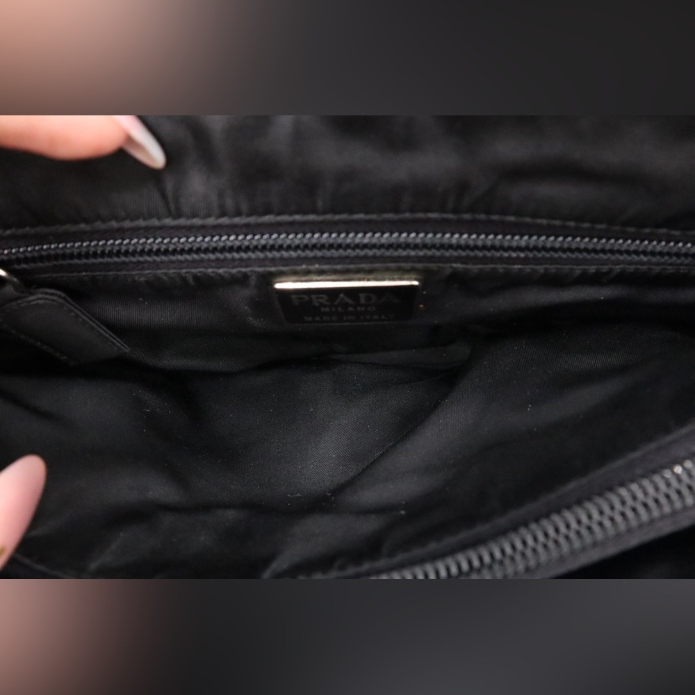 Prada Shoulder Bag in Black Patent Leather and Nylon - Picture 10 of 11